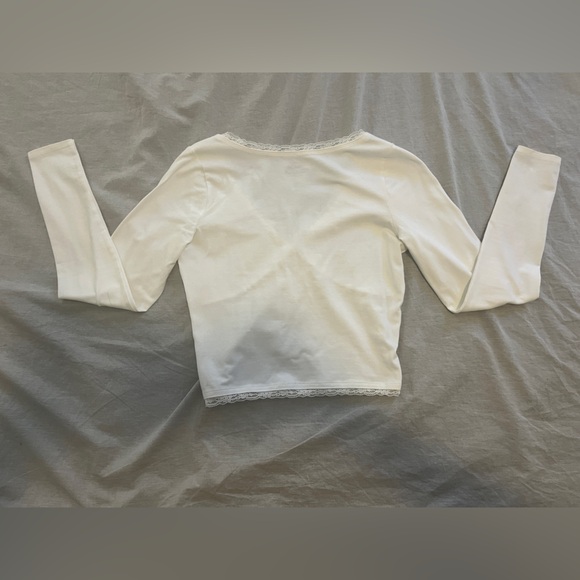 Hollister Cream Lace Trim Baby Tee - Picture 2 of 3